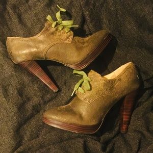 Frye Harlow Oxford heels size 7